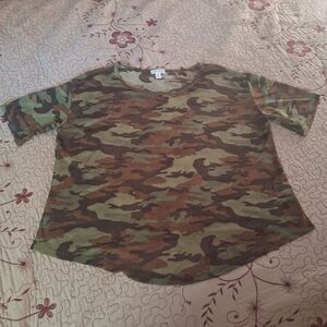 Women's Short Sleeve Camo Top Size L